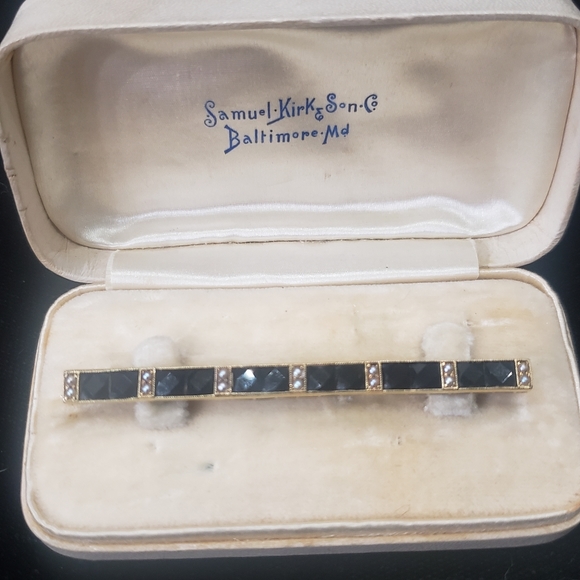 Vintage Art Deco 14K yellow gold Onyx seed pearl bar brooch